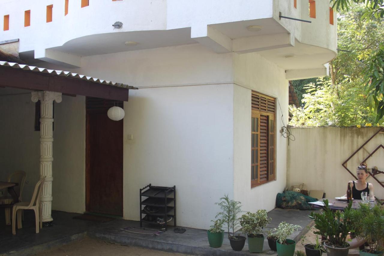 Chithra Homestay Tangalle Exterior foto